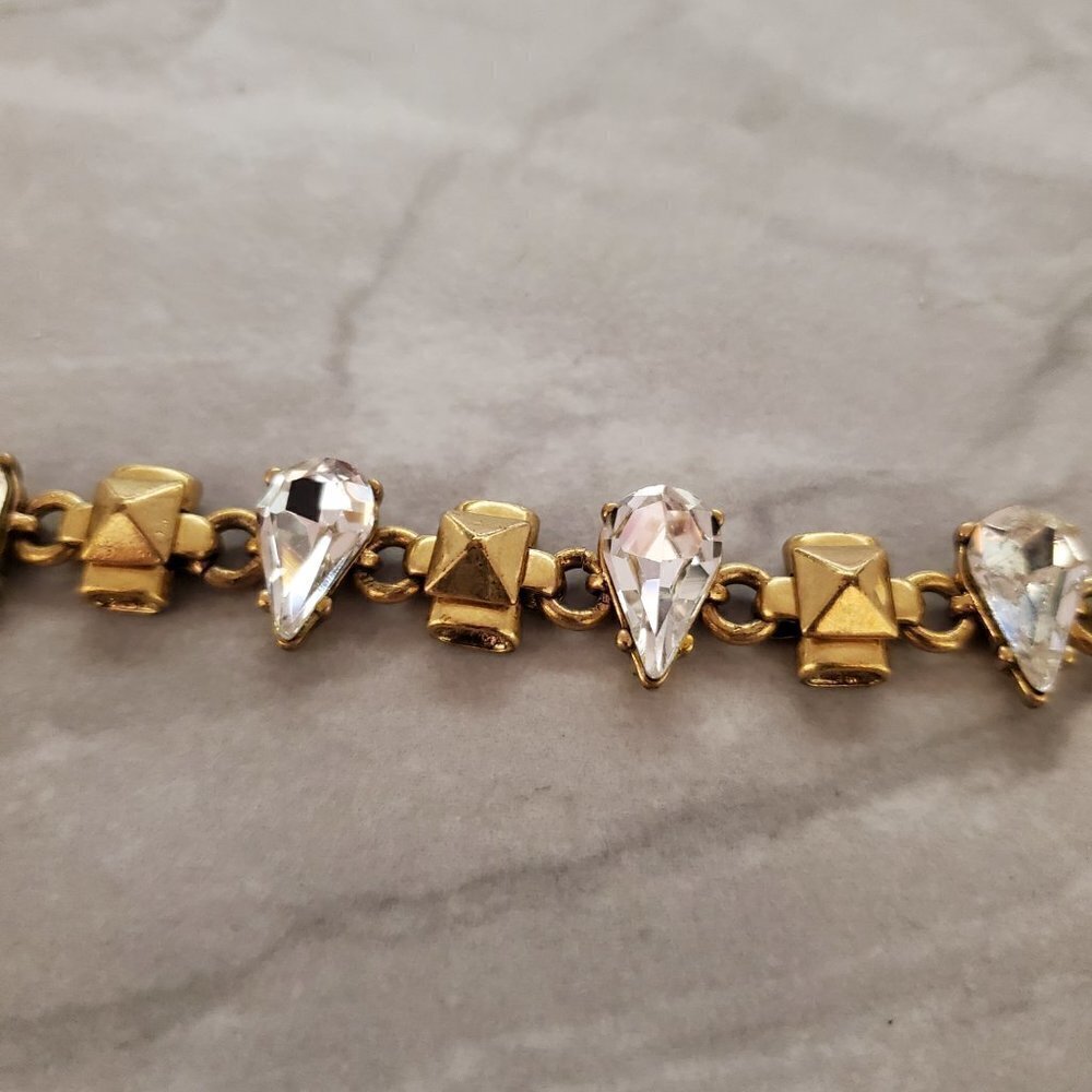 ✨ J.Crew Rhinestone Crystal Pyramid Distressed Antique Teardrop Bracelet ✨ - Picture 3 of 16